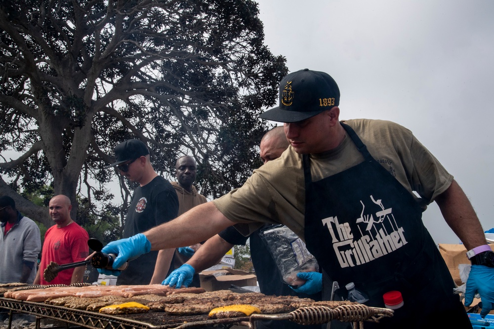 USS Carl Vinson Holds Command Picnic and Resource Fair