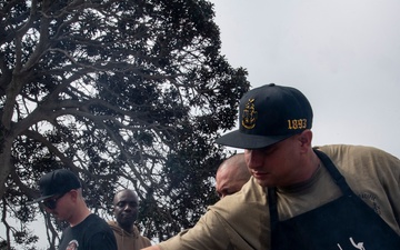 USS Carl Vinson Holds Command Picnic and Resource Fair