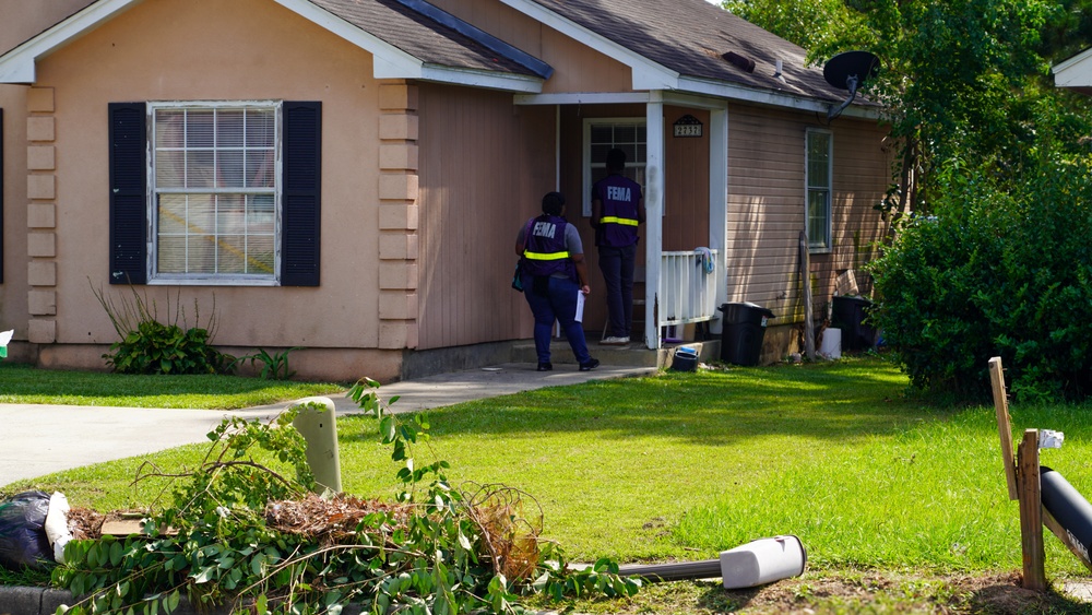 Disaster Survivor Assistance Crew #1 Canvassing a Neighborhood on Tyndall Drive in Valdosta. Georgia