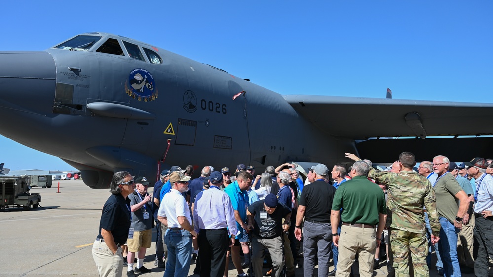 B-52 Stratofortress Association visits the OC-ALC