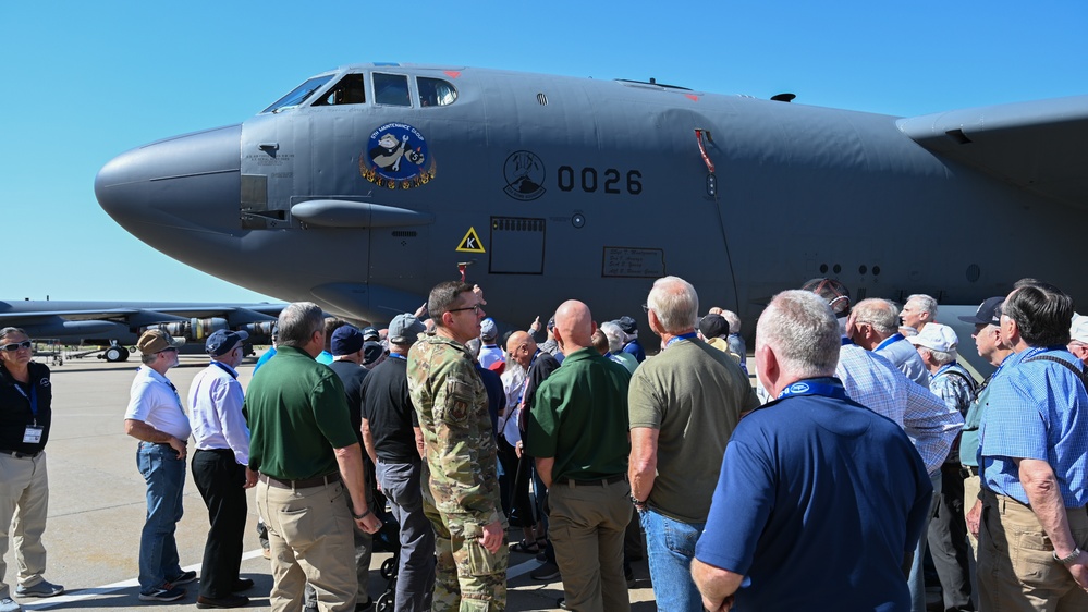 B-52 Stratofortress Association visits the OC-ALC