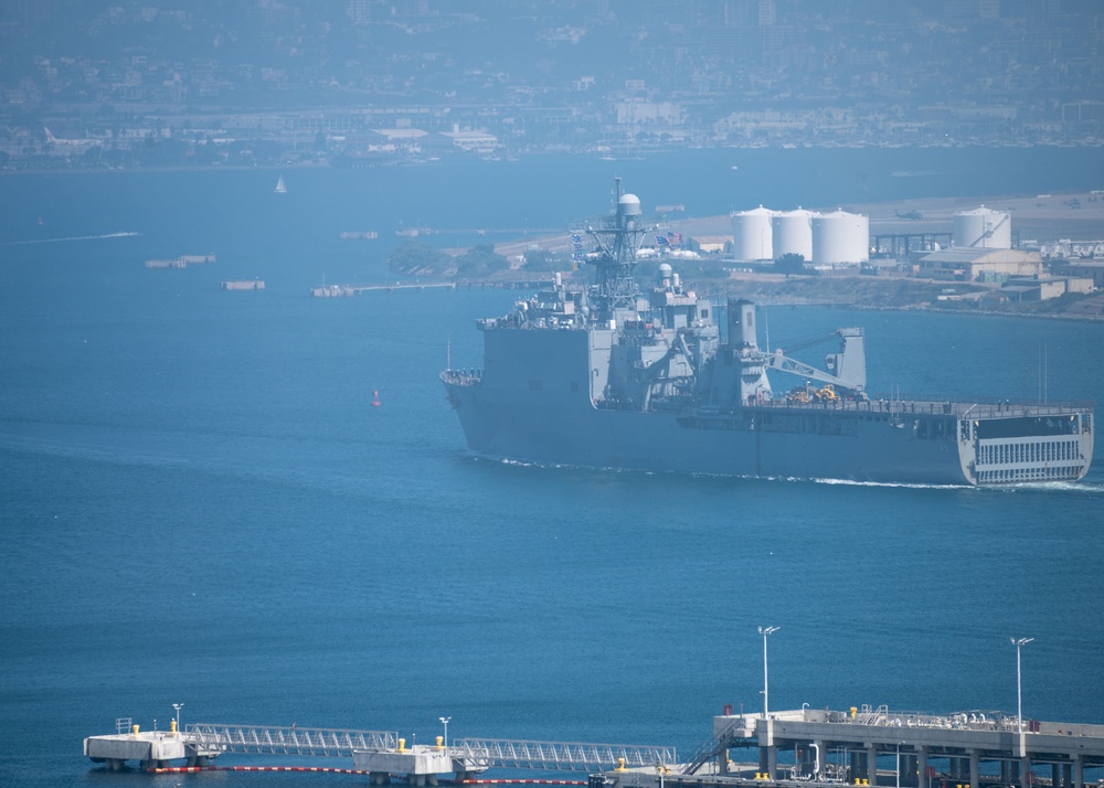 USS Comstock (LSD 45) Returns to Homeport