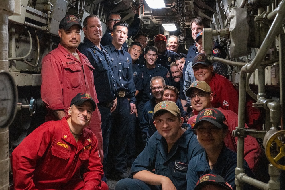 Oakland Firefighters train alongside USS Somerset Sailors