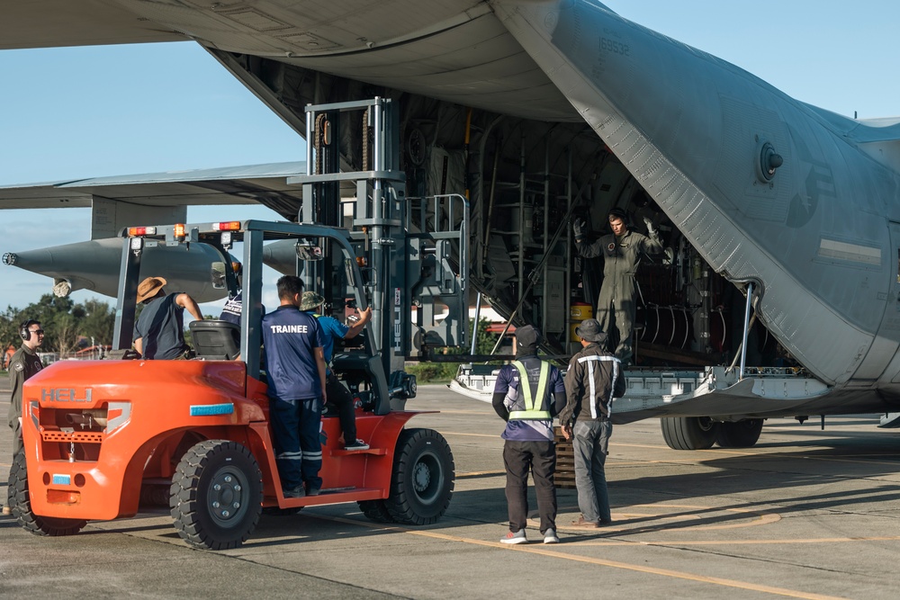 MRF-SEA Marines receive supplies in Laoag to Support Relief Efforts Alongside Philippine Allies