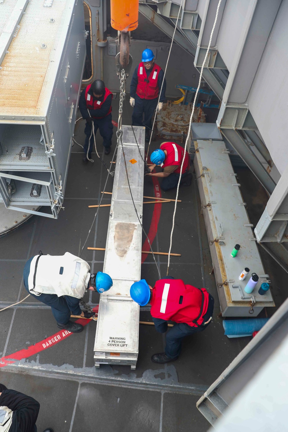USS George Washington uploads NATO Seasparrow Missile System