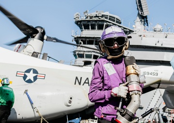 USS George Washington Conducts Flight Operations