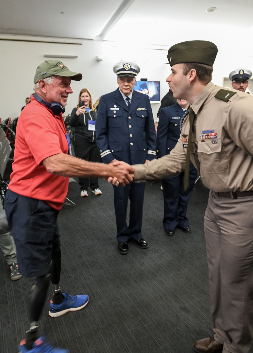 Puget Sound Honor Flight celebrates U.S. veterans homecoming