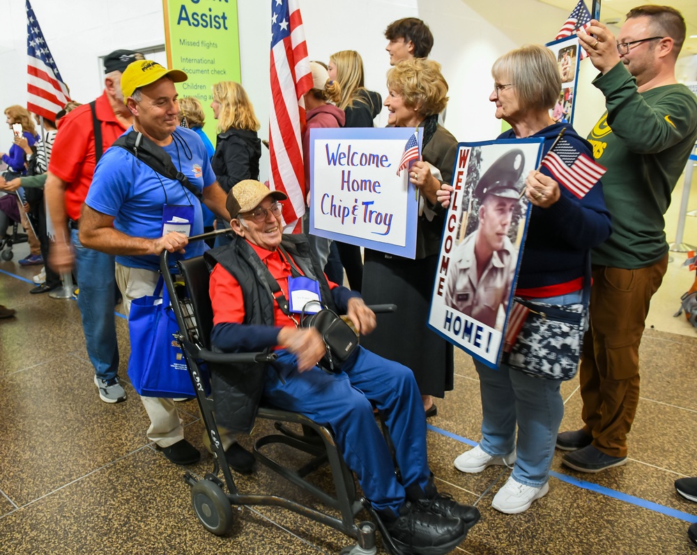 Puget Sound Honor Flight celebrates U.S. veterans homecoming