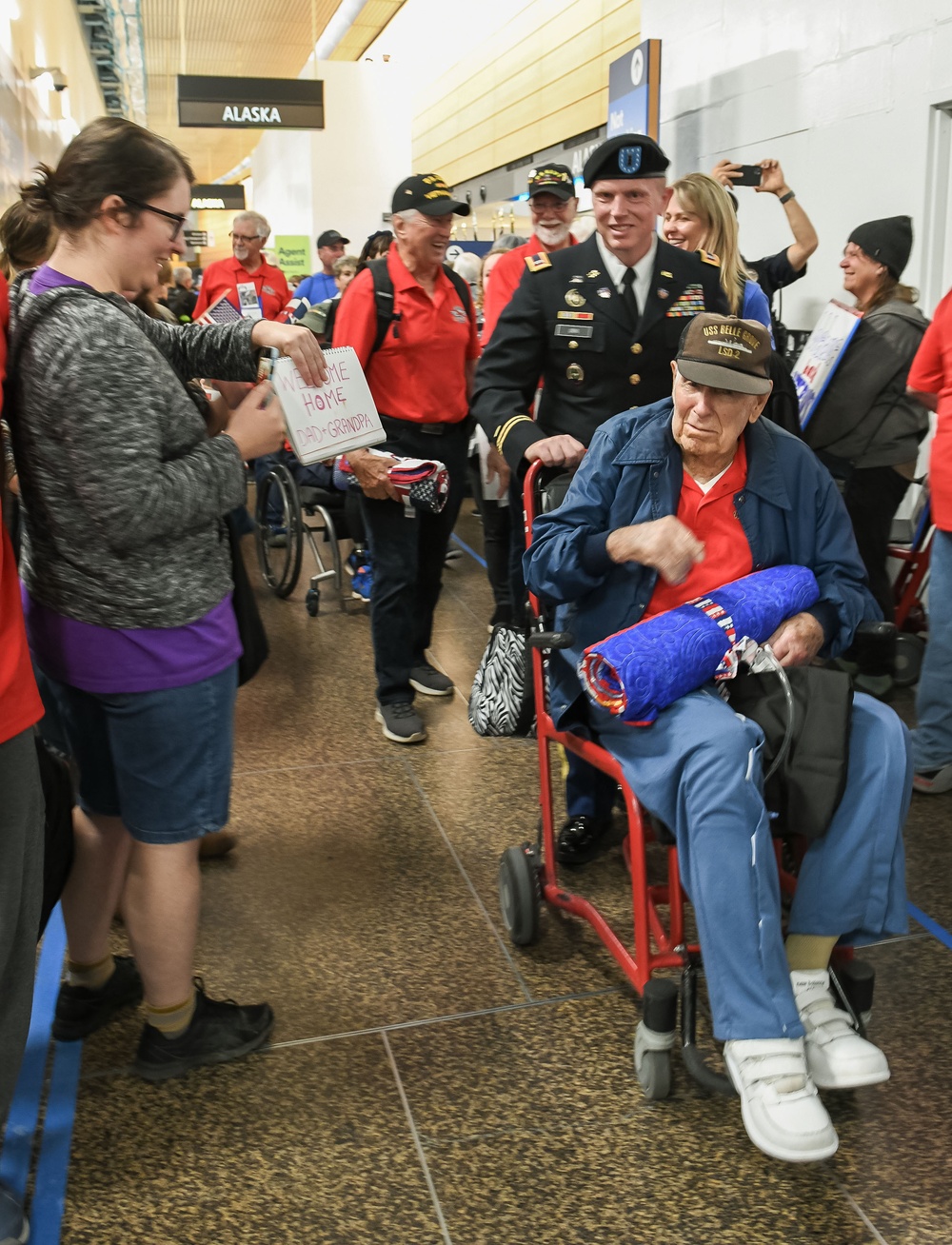 Puget Sound Honor Flight celebrates U.S. veterans homecoming