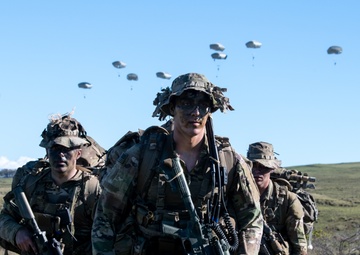 Arctic Aloha airborne troops descend to Hawaii for JPMRC