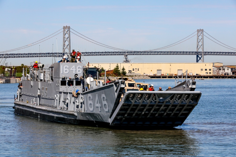 DVIDS Images San Francisco Fleet Week 2024 LCU Offload [Image 2 of 12]