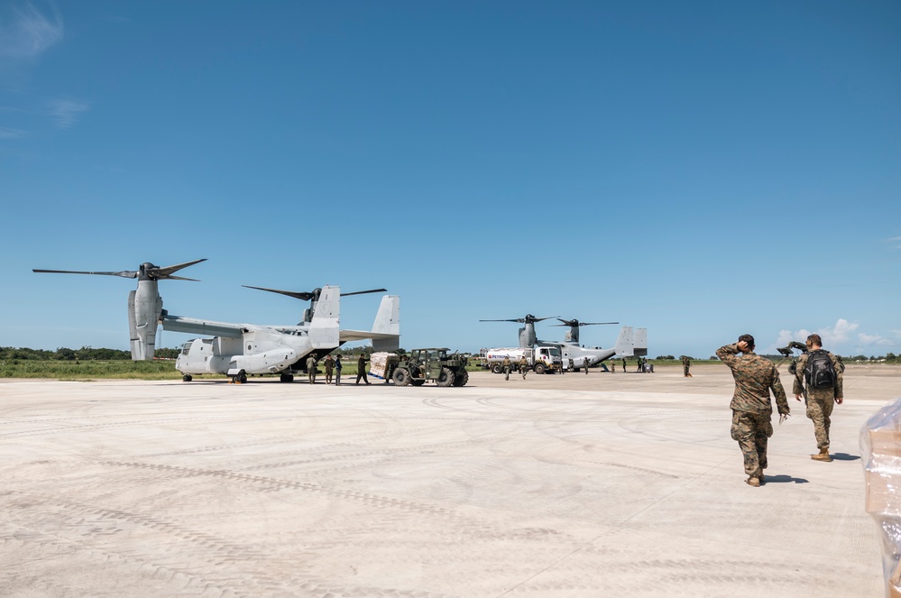 MRF-SEA Marines load MV-22 Osprey’s in Laoag to Support Relief Efforts Alongside Philippine Allies