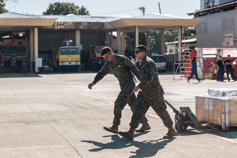 MRF-SEA Marines load MV-22 Osprey’s in Laoag to Support Relief Efforts Alongside Philippine Allies