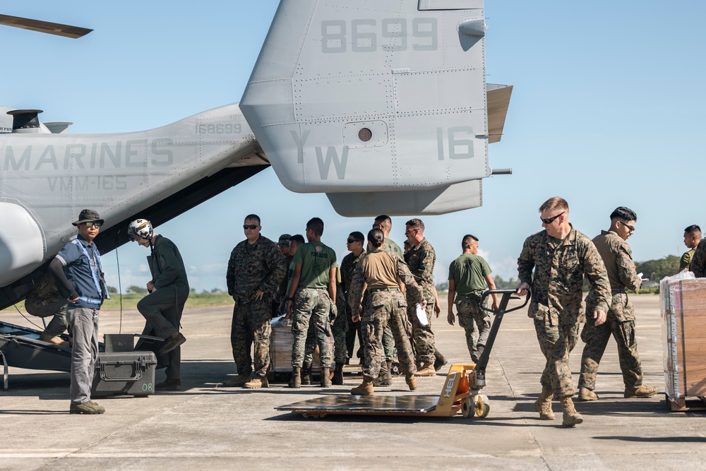 MRF-SEA Marines load MV-22 Osprey’s in Laoag to Support Relief Efforts Alongside Philippine Allies