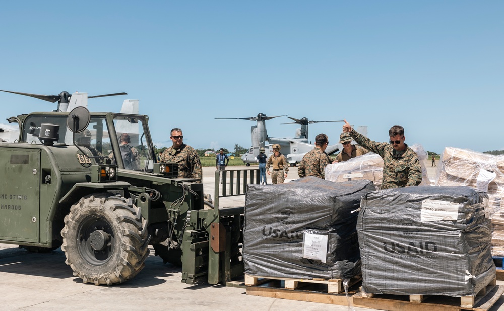 MRF-SEA Marines load MV-22 Osprey’s in Laoag to Support Relief Efforts Alongside Philippine Allies