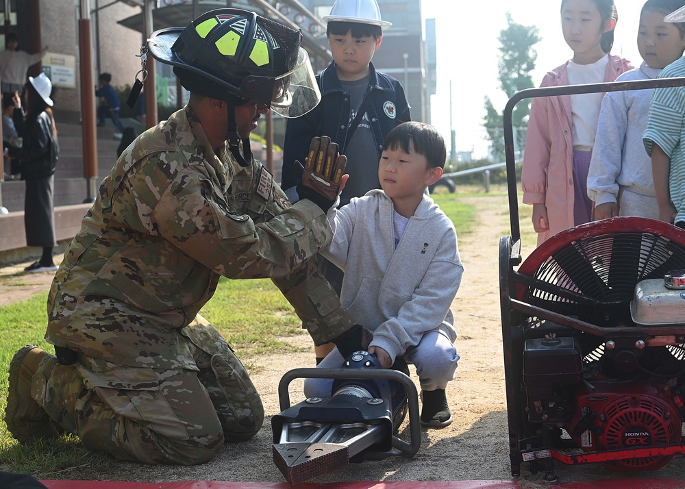 USAF, ROKAF visit local school for Fire Prevention Week