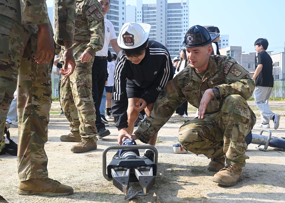 USAF, ROKAF visit local school for Fire Prevention Week