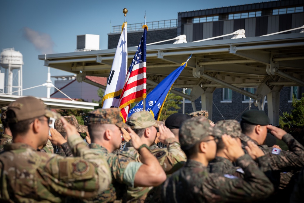 ROK Minister of National Defense visits ROK-U.S. Combined Forces Command