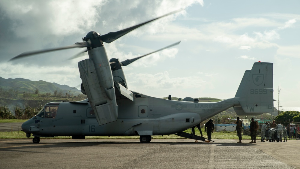 15th MEU MV-22B Ospreys Transport Relief Supplies Following Typhoon in Philippines