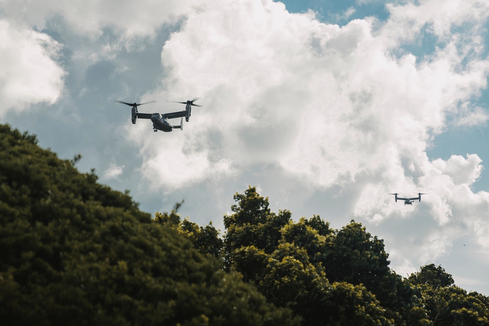 15th MEU MV-22B Ospreys Deliver Foreign Disaster Relief Supplies to Batan Island