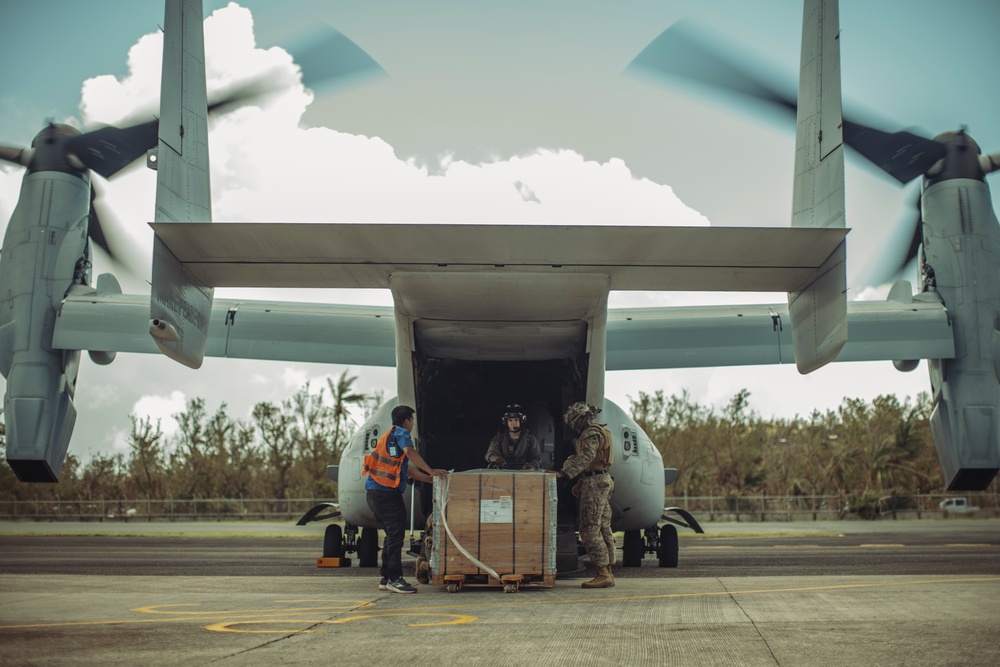 15th MEU MV-22B Ospreys Deliver Foreign Disaster Relief Supplies to Batan Island