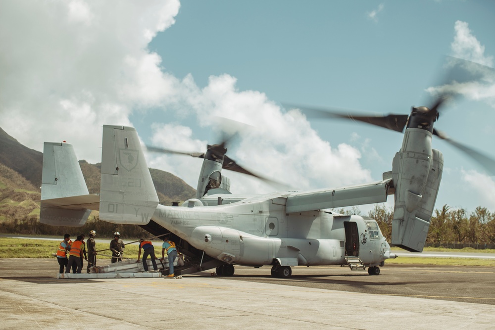 15th MEU MV-22B Ospreys Deliver Foreign Disaster Relief Supplies to Batan Island