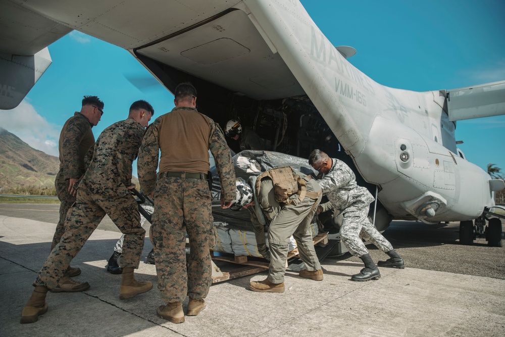 15th MEU MV-22B Ospreys Deliver Foreign Disaster Relief Supplies to Batan Island