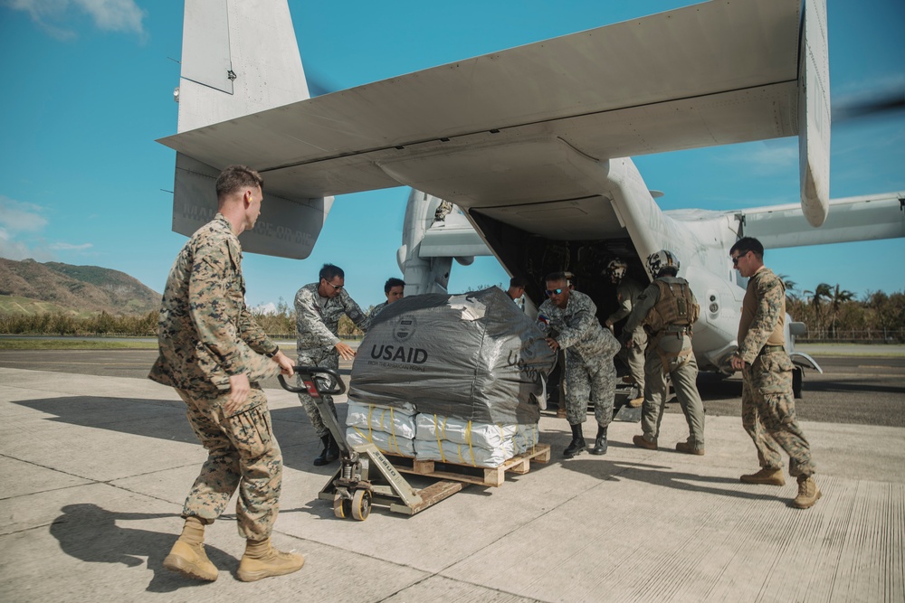 15th MEU MV-22B Ospreys Deliver Foreign Disaster Relief Supplies to Batan Island