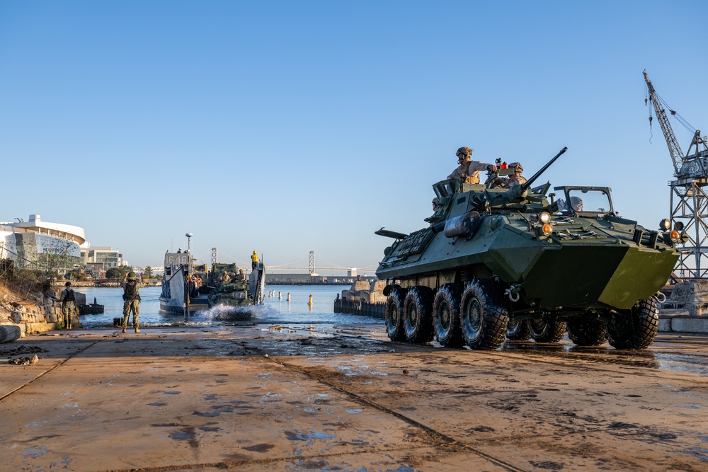 ACU 1 offloads Marines and vehicles