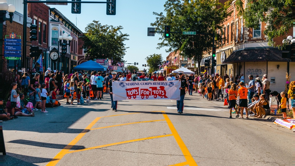 Pumpkin Fest Parade - Recruiting Station Milwaukee