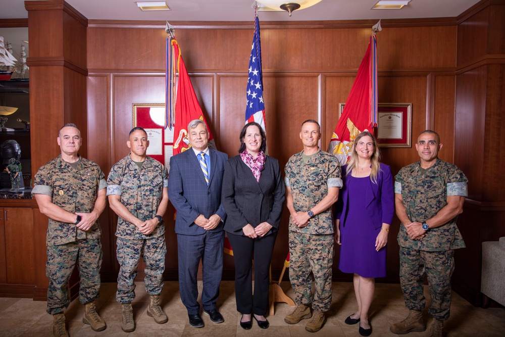 Ambassador Heide B. Fulton meets Lt. Gen. Leonard F. Anderson, commander of U.S. Marine Corps Forces, South.