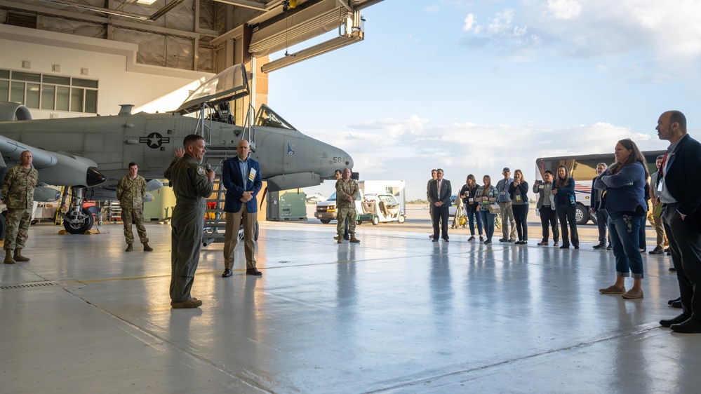 Airport executives tour Idaho Air National Guard