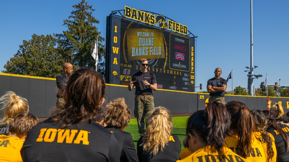 Iowa Women's Wrestling Team Workout With The Marines!