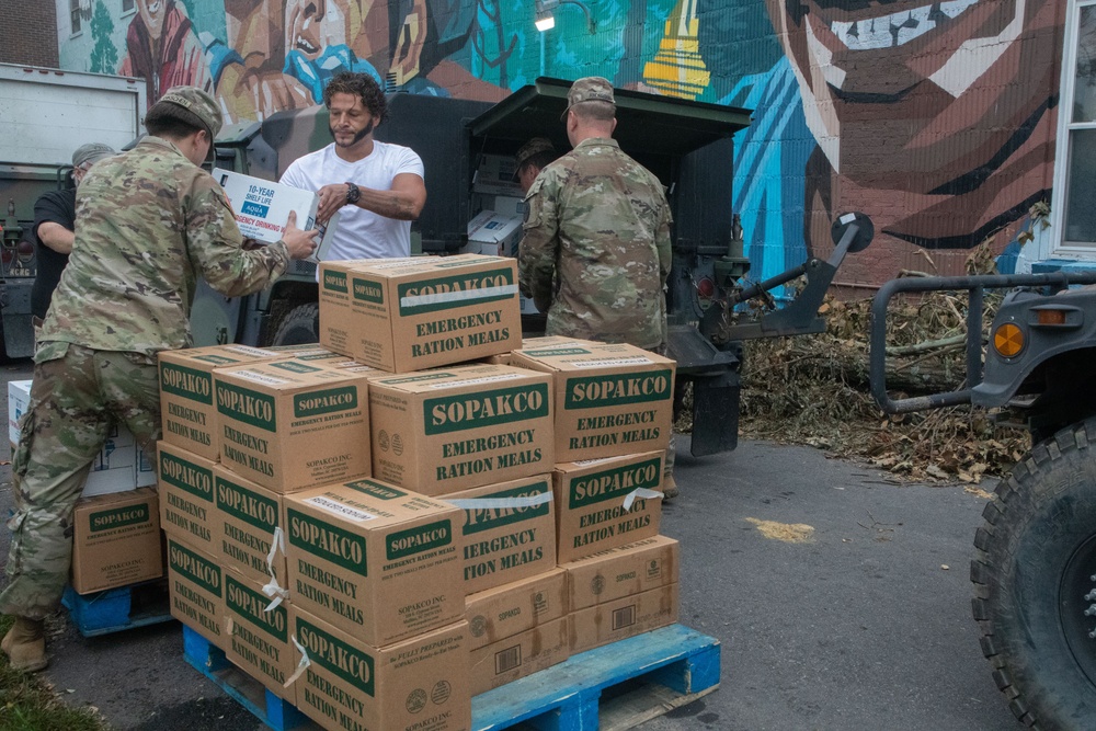 North Carolina National Guardsmen deliver meals to Asheville community