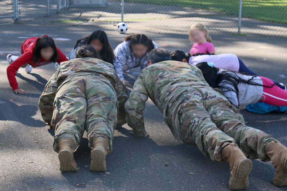 Rest Assured Soldiers have lunch with Thompson Elementary Students