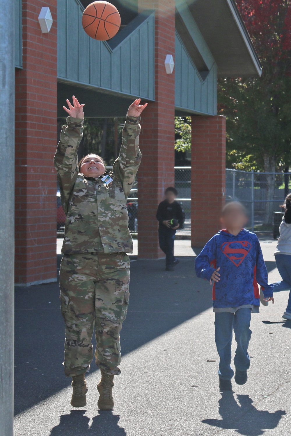 Rest Assured Soldiers have lunch with Thompson Elementary Students