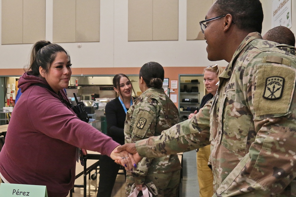 Rest Assured Soldiers have lunch with Thompson Elementary Students