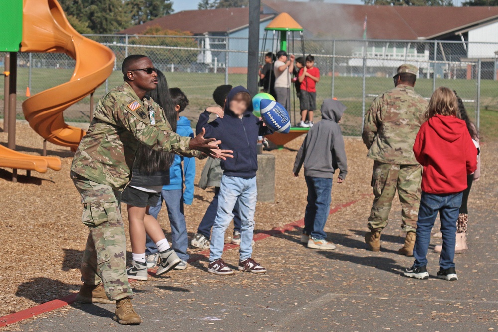 Rest Assured Soldiers have lunch with Thompson Elementary Students