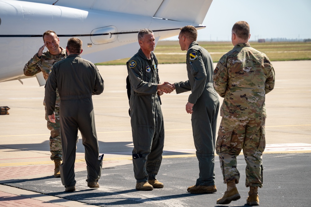 19AF Commander Visits ENJJPT at Sheppard AFB