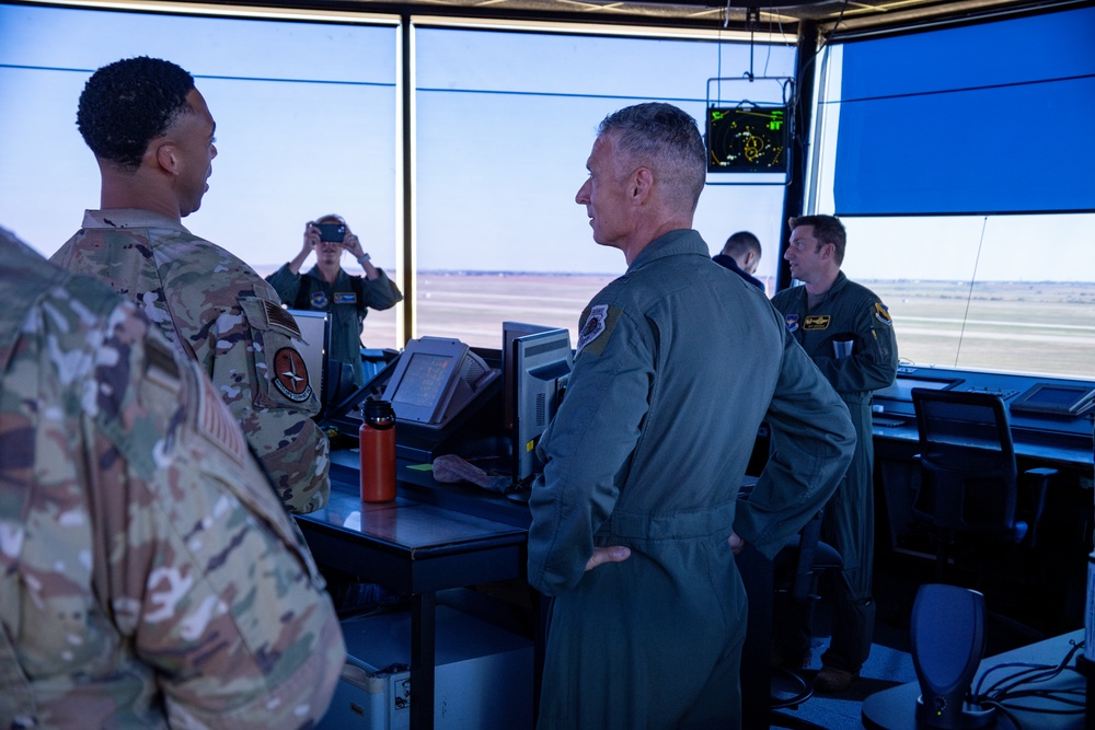 19AF Commander Visits ENJJPT at Sheppard AFB