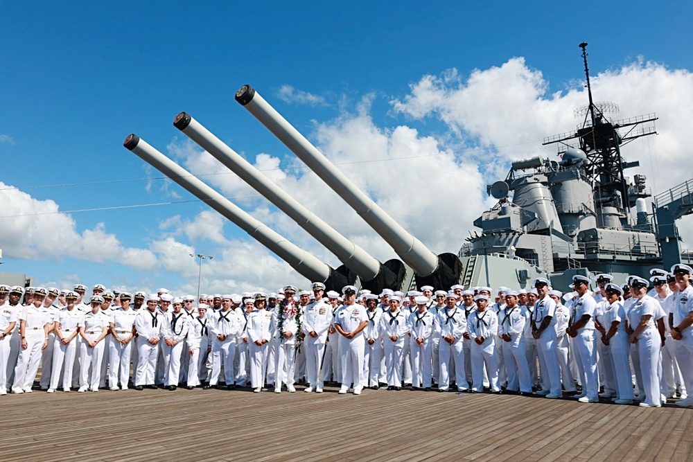 USS Decatur Holds Change of Command