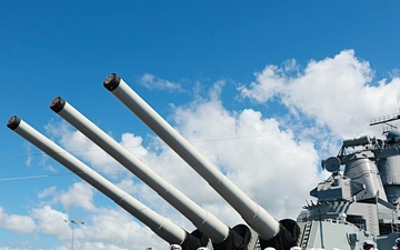 USS Decatur Holds Change of Command