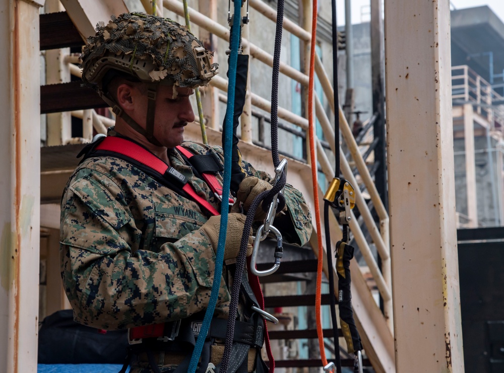 U.S. Navy Sailors and Marines participate in Search and Rescue Training with local San Francisco Fire Department Search and Rescue Team