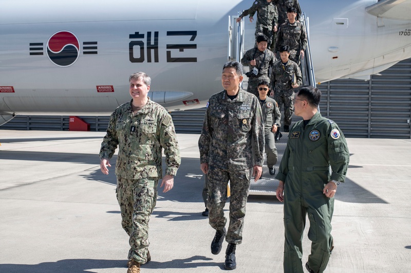 Vice Adm. Kacher Visits South Korea