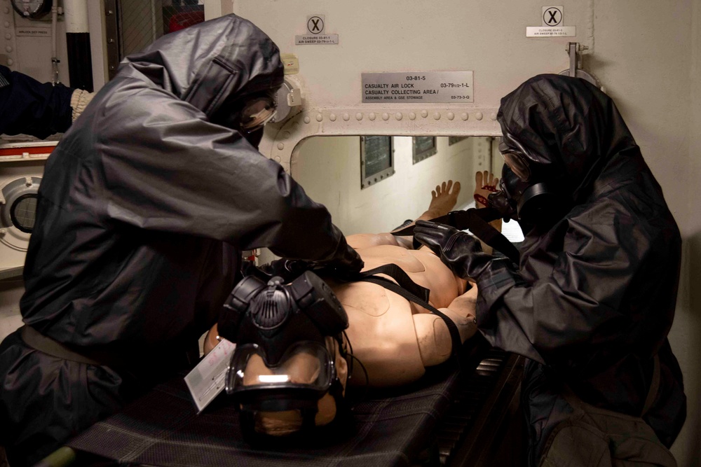 15th MEU Marines participate in a CBRN drill