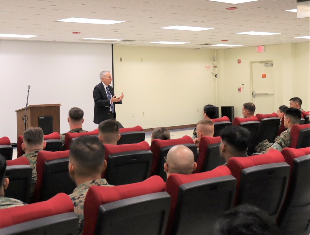 U.S. Ambassador Goldberg Visits Camp Mujuk
