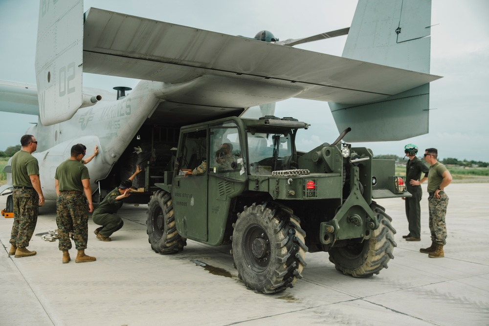 Philippine, US Marines Continue Typhoon Relief Efforts at Laoag International Airport