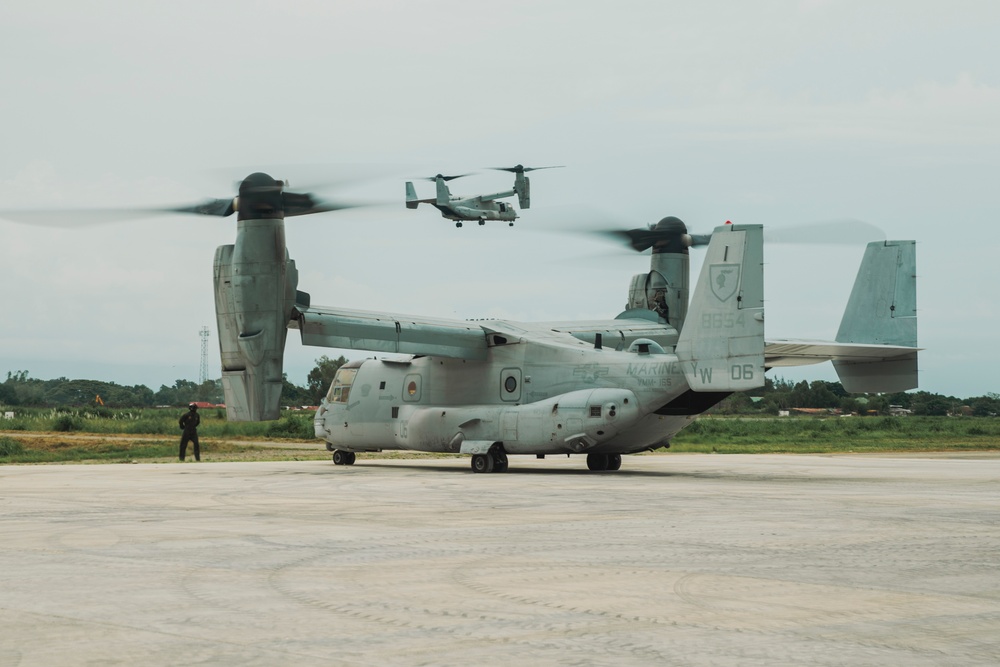 Philippine, US Marines Continue Typhoon Relief Efforts at Laoag International Airport