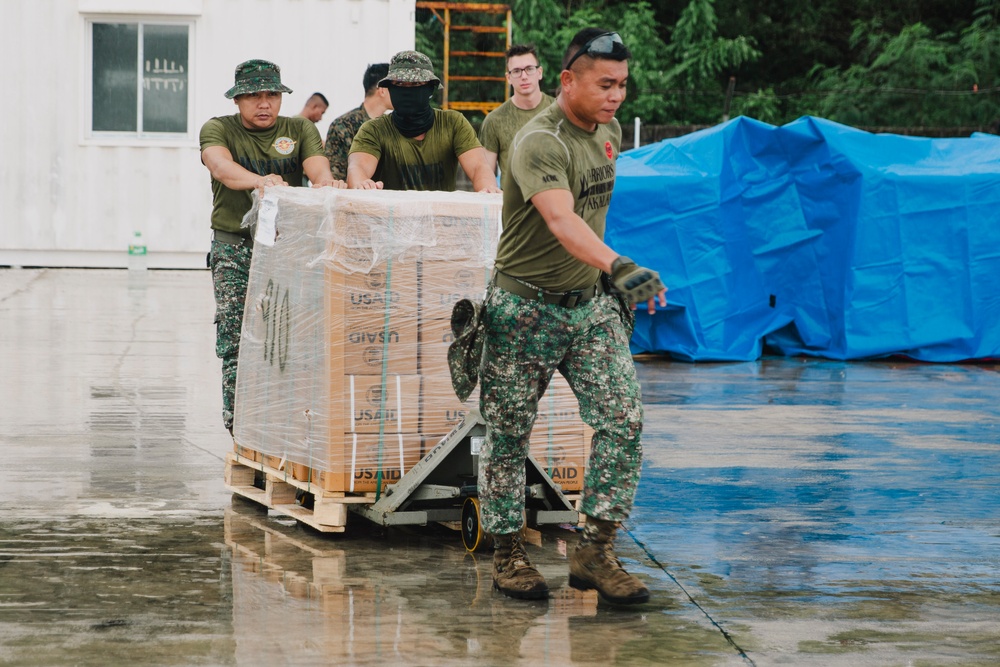 Philippine, US Marines Continue Typhoon Relief Efforts at Laoag International Airport