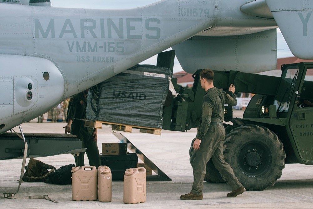 15th MEU Continues Foreign Disaster Relief Operations in Laoag, Philippines